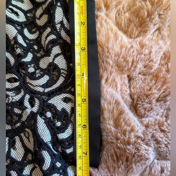 Express Black and White Patterned Women's Top size L - Picture 3 of 13